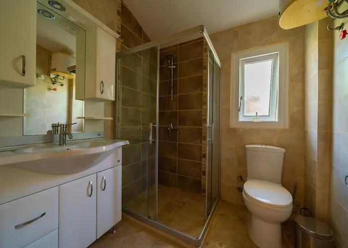 Вілла With Sea View And Pool Hans