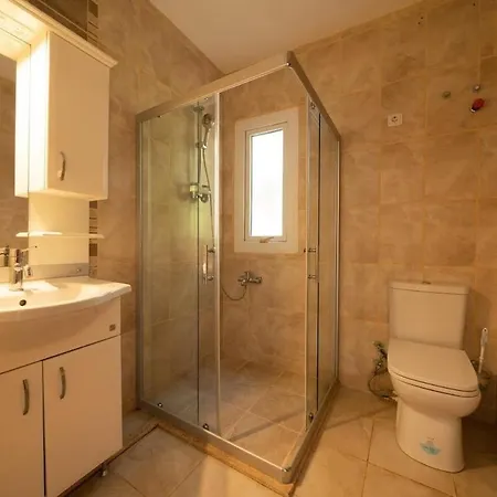 With Sea View And Pool Hans 别墅