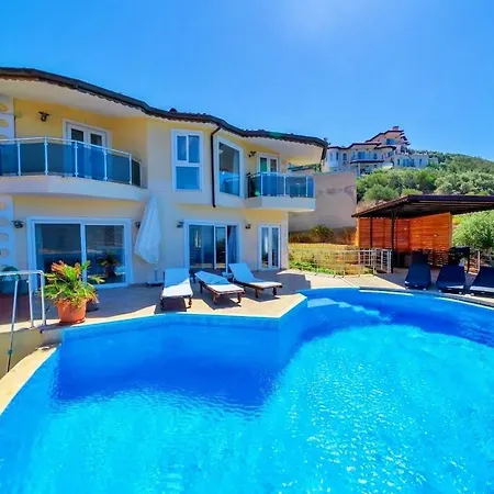 别墅 With Sea View And Pool Hans